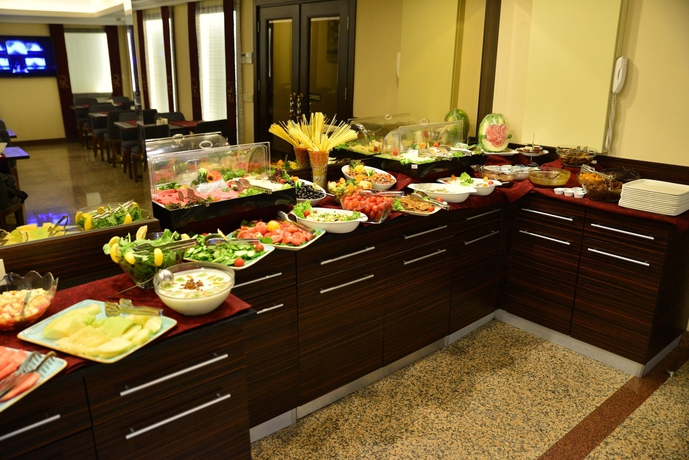 Imagen del bar/restaurante del Hotel Golden Siyav. Foto 5