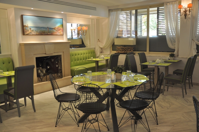 Imagen del bar/restaurante del Hotel Golden Star City Resort. Foto 4