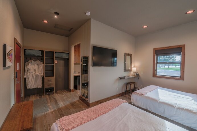 Imagen general del Hotel Golden Stone Inn. Foto 5