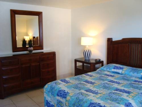 Imagen general del Hotel Golden Strand Ocean Villa Resort. Foto 2