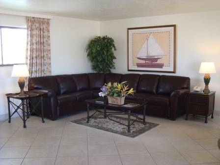 Imagen general del Hotel Golden Strand Ocean Villa Resort. Foto 3