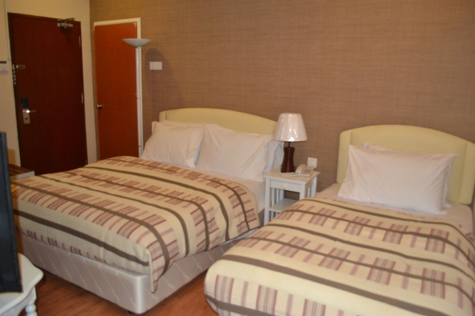 Imagen de la habitación del Hotel Golden Suites. Foto 4