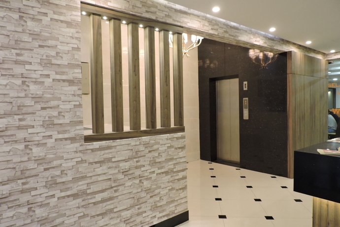 Imagen de los interiores del Hotel Golden Suites. Foto 15