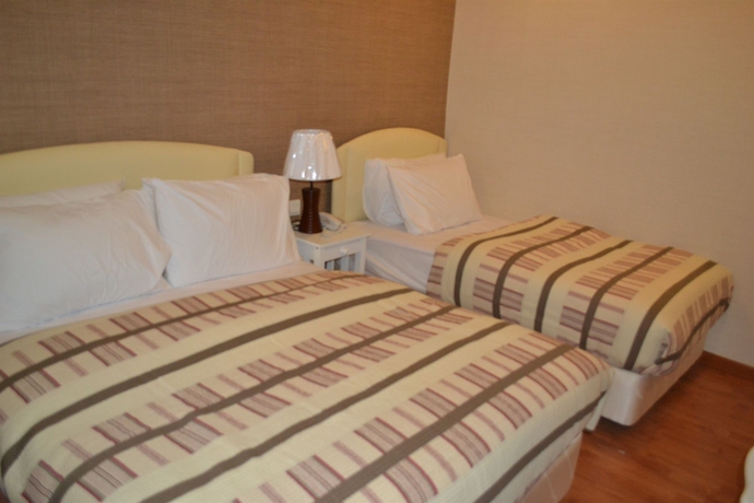 Imagen de la habitación del Hotel Golden Suites. Foto 8