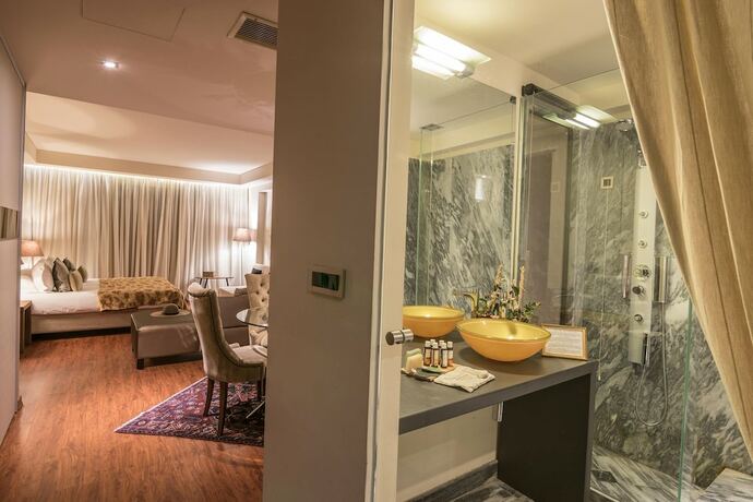 Imagen de la habitación del Hotel Golden Suites and Spa. Foto 15