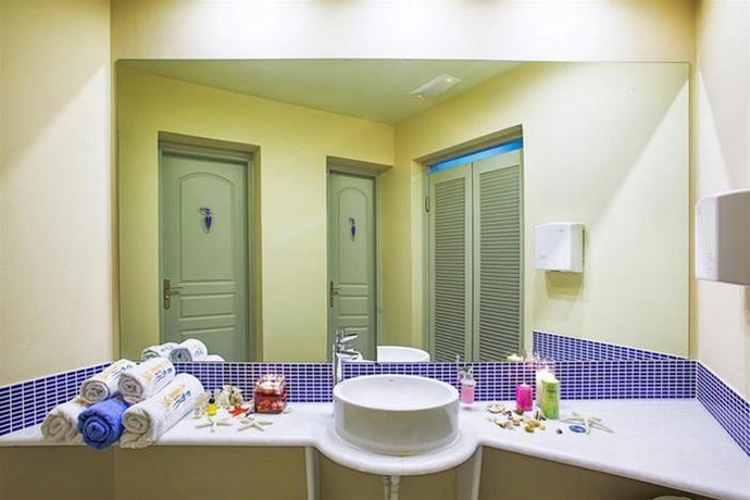 Imagen general del Hotel Golden Sun, Agios Prokopios. Foto 5