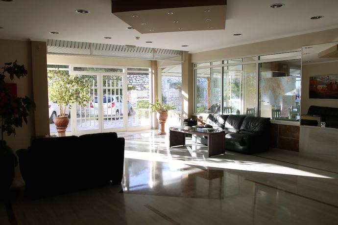 Imagen de los interiores del Hotel Golden Sun, Fenikounta. Foto 19