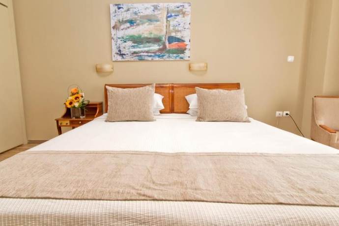 Imagen de la habitación del Hotel Golden Sun, Fenikounta. Foto 13