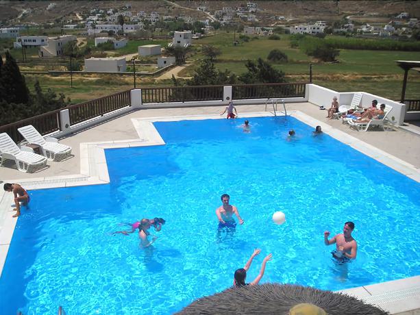 Imagen de la piscina del Hotel Golden Sun, Ios. Foto 16