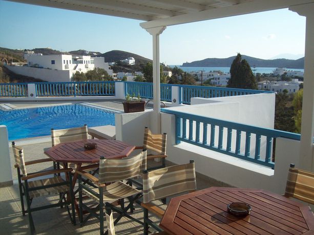 Imagen de los exteriores del Hotel Golden Sun, Ios. Foto 14