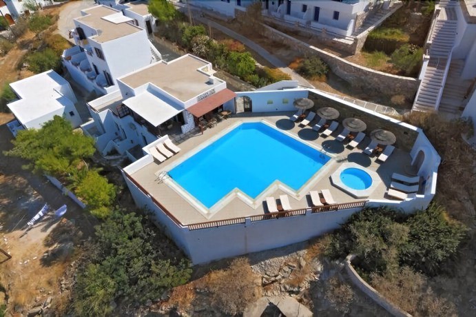 Imagen de la piscina del Hotel Golden Sun, Ios. Foto 17