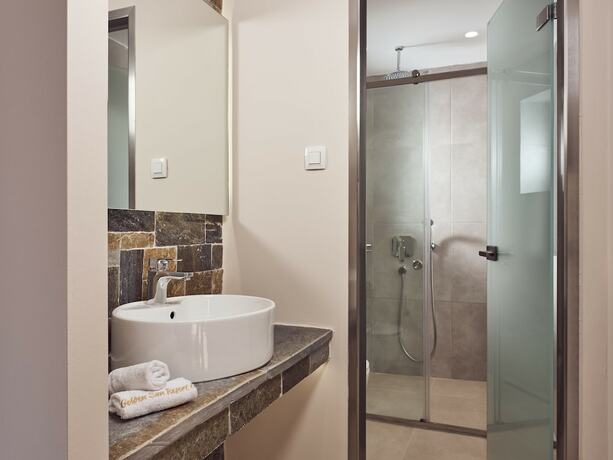 Imagen general del Hotel Golden Sun Resort and Spa - Adults Only. Foto 3