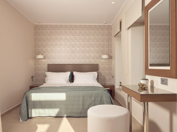 Imagen de la habitación del Hotel Golden Sun Resort and Spa - Adults Only. Foto 17