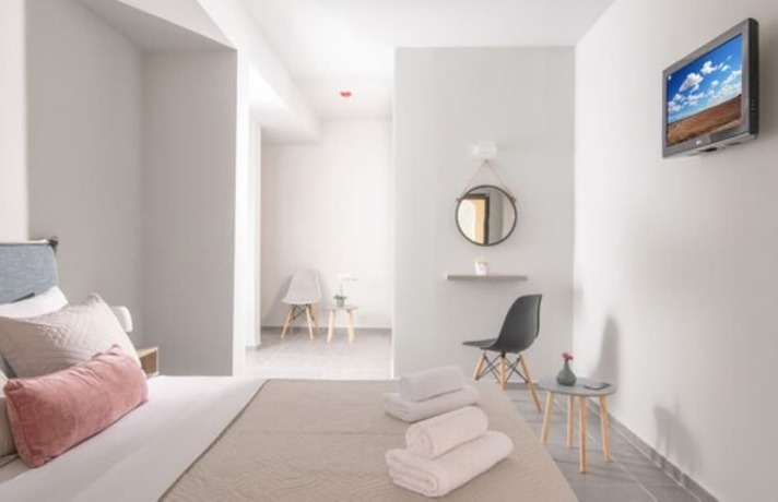 Imagen de la habitación del Hotel Golden Sunlight by Estia. Foto 13