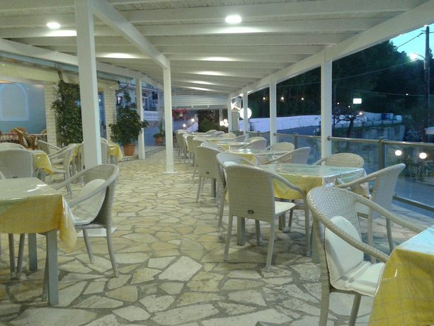Imagen del bar/restaurante del Hotel Golden Sunset. Foto 8