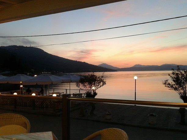 Imagen del bar/restaurante del Hotel Golden Sunset. Foto 10