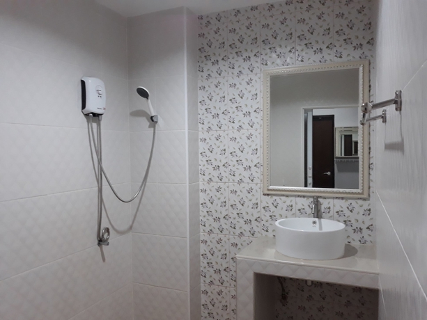 Imagen de la habitación del Hotel Golden Teak Ville. Foto 9