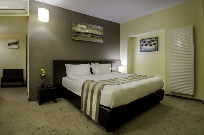 Imagen de la habitación del Hotel Golden Time. Foto 5