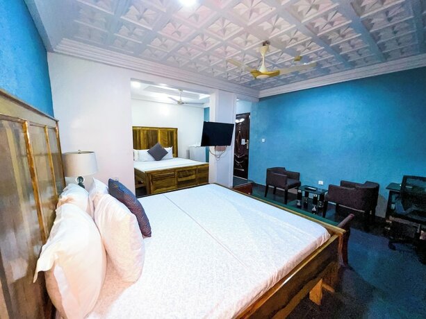 Imagen de la habitación del Hotel Golden Touch Executive. Foto 6