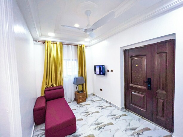 Imagen de la habitación del Hotel Golden Touch Executive. Foto 7