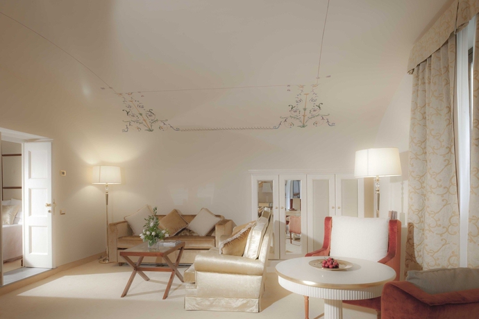 Imagen de los exteriores del Hotel Golden Tower. Foto 12