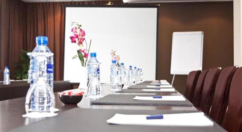 Imagen de los interiores del Hotel Golden Tulip Accra. Foto 9