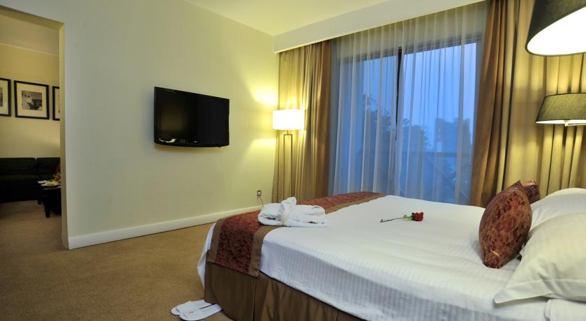 Imagen de la habitación del Hotel Golden Tulip Accra. Foto 5