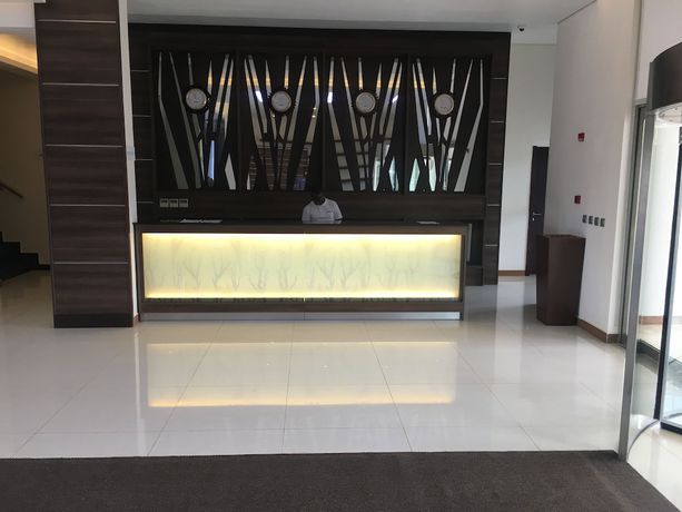 Imagen de los interiores del Hotel Golden Tulip Agulu Lake and Resort. Foto 17