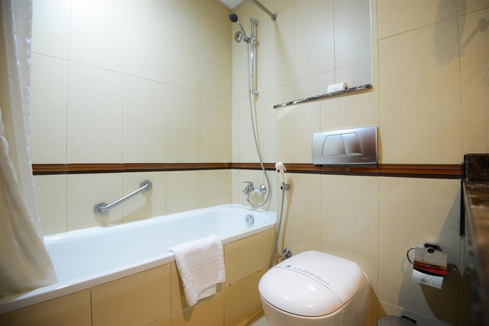 Imagen de la habitación del Hotel Golden Tulip Al Barsha. Foto 6