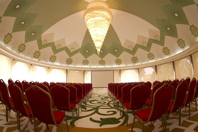 Imagen de los interiores del Hotel Golden Tulip Al Jazira. Foto 15