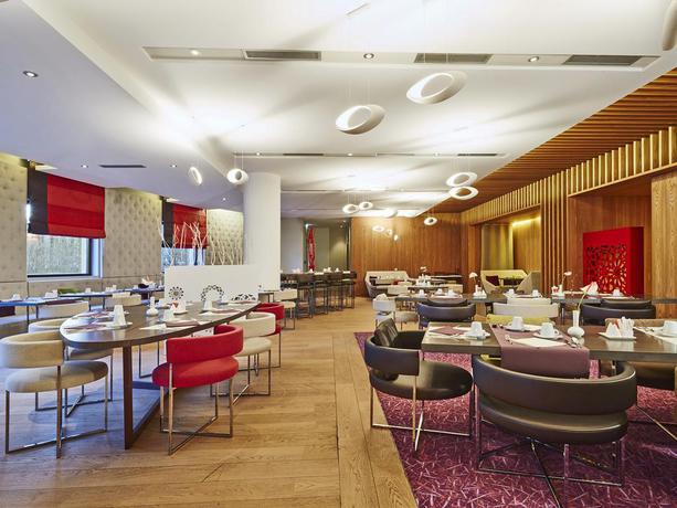 Imagen del bar/restaurante del Hotel Golden Tulip Amneville - and Casino. Foto 4