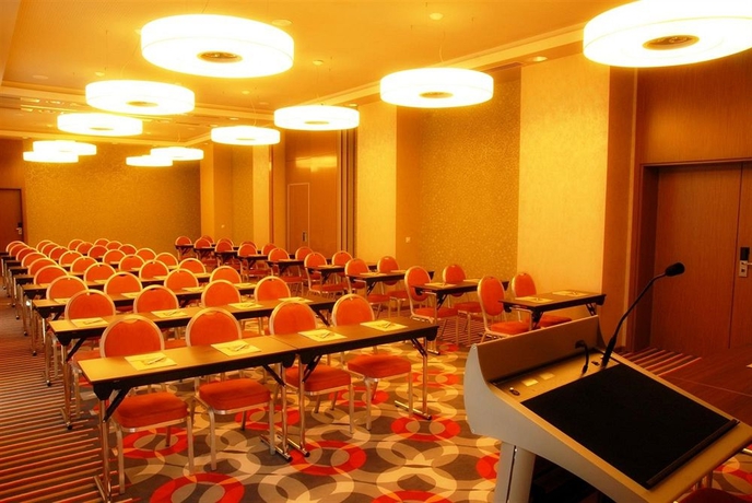 Imagen de los interiores del Hotel Golden Tulip Ana Dome. Foto 14