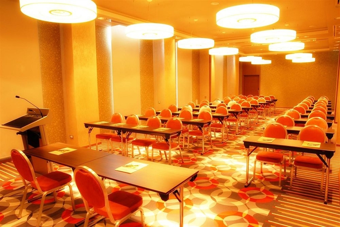 Imagen de los interiores del Hotel Golden Tulip Ana Dome. Foto 15