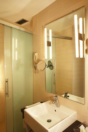 Imagen de la habitación del Hotel Golden Tulip Ana Tower Sibiu. Foto 5