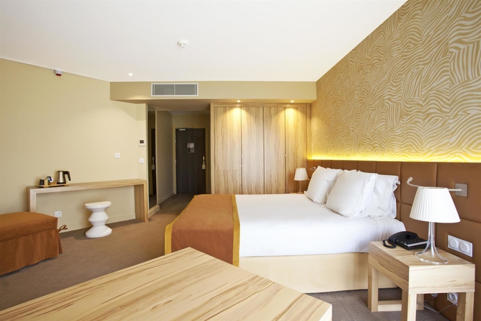 Imagen de la habitación del Hotel Golden Tulip Avignon Le Paradou. Foto 6