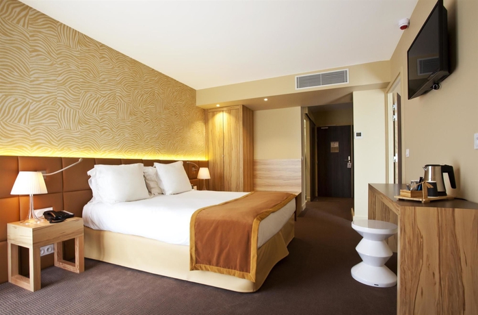 Imagen de la habitación del Hotel Golden Tulip Avignon Le Paradou. Foto 10
