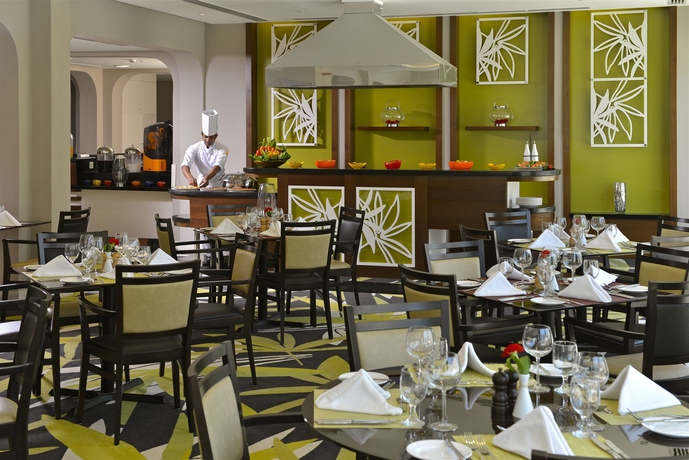 Imagen del bar/restaurante del Hotel Golden Tulip Bahrain. Foto 4