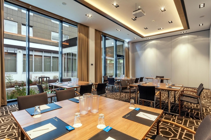 Imagen de los interiores del Hotel Golden Tulip Berlin Hamburg. Foto 11