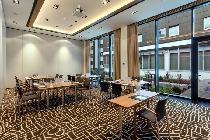 Imagen de los interiores del Hotel Golden Tulip Berlin Hamburg. Foto 13