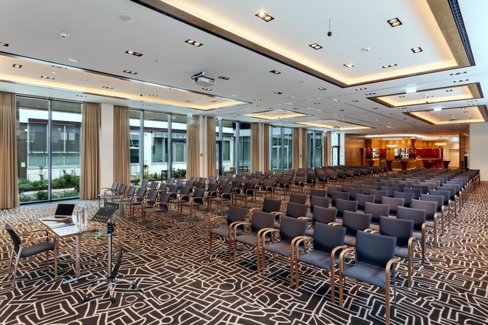 Imagen de los interiores del Hotel Golden Tulip Berlin Hamburg. Foto 14