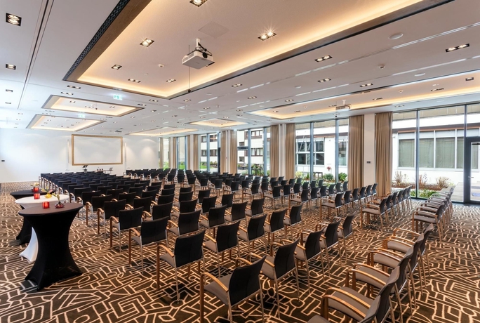 Imagen de los interiores del Hotel Golden Tulip Berlin Hamburg. Foto 15