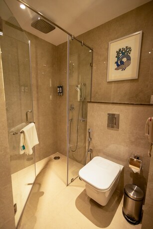 Imagen de la habitación del Hotel Golden Tulip Bhopal. Foto 25