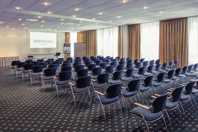 Imagen de los interiores del Hotel Golden Tulip Bielefeld City. Foto 10