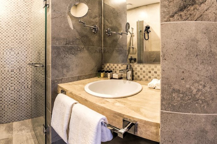 Imagen de la habitación del Hotel Golden Tulip Borjomi. Foto 6