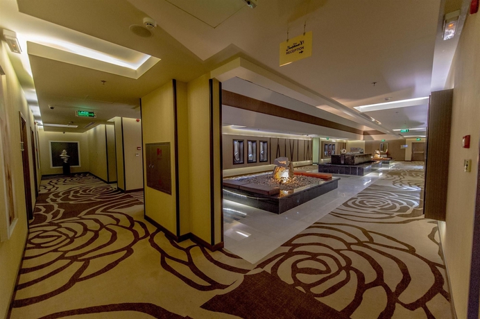 Imagen de los interiores del Hotel Golden Tulip Buraidah. Foto 12