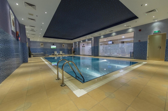 Imagen de la piscina del Hotel Golden Tulip Buraidah. Foto 16