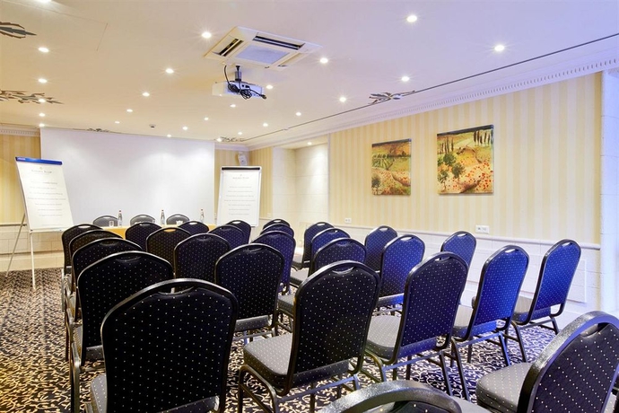 Imagen de los interiores del Hotel Golden Tulip Cannes De Paris. Foto 10