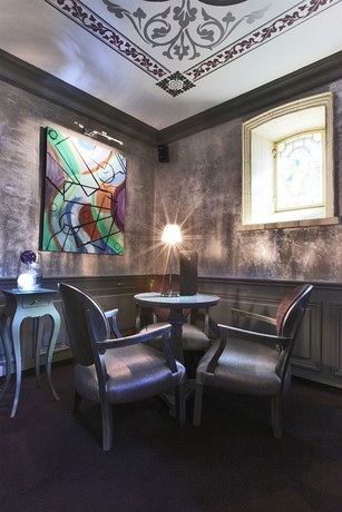 Imagen del bar/restaurante del Hotel Golden Tulip Cannes De Paris. Foto 6