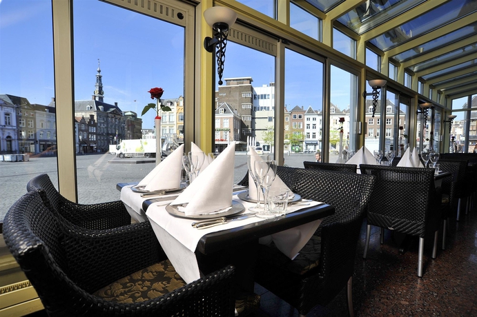 Imagen del bar/restaurante del Hotel Golden Tulip Central. Foto 10