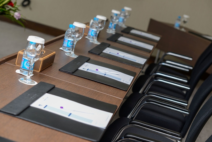 Imagen de los interiores del Hotel Golden Tulip Dammam Corniche. Foto 13